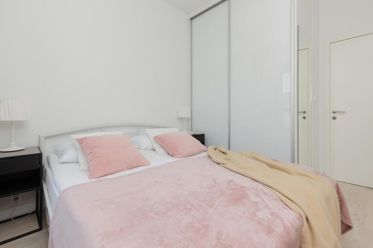 Sarmacka Apartment With Balcony Warsaw Wilanow By Noclegi Renters Exterior photo